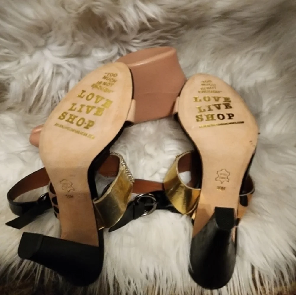 Beverly Feldman Dazzling leopard‎ sandals 10